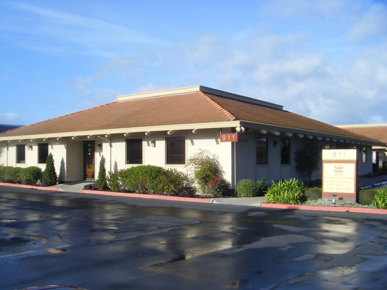 More Photos Of 911-915 Blanco Cir, Salinas Office For Lease