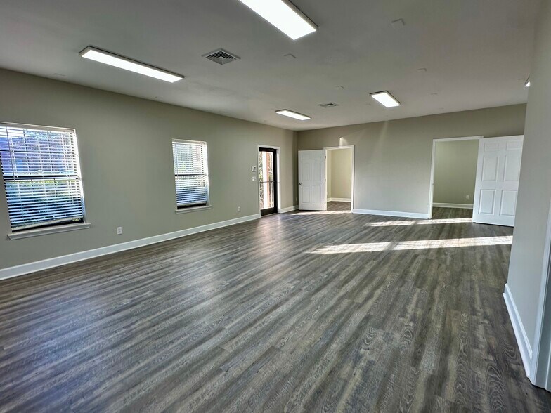 More Photos Of 6441 Bonny Oaks Dr, Chattanooga Medical For Lease