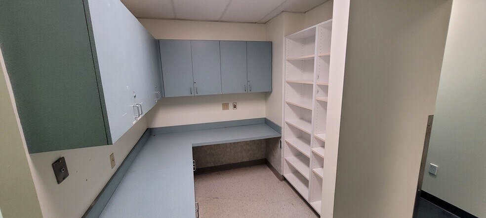 More Photos Of 11709 Lorain Ave, Cleveland Medical For Lease