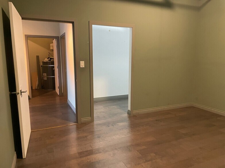 More Photos Of 18669 52nd Ave, Surrey Warehouse For Sale