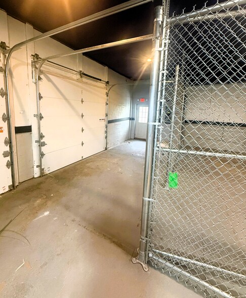 More Photos Of 50 N Northern Way, York Storefront Retail Office For Lease