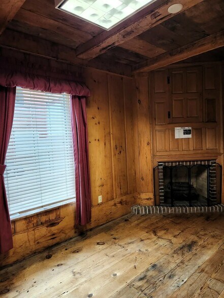 More Photos Of 3 E Wea St, Paola Office For Sale