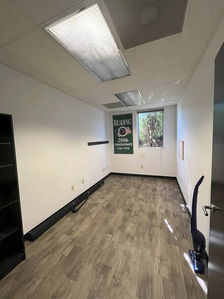 More Photos Of 2345 Bernville Rd, Reading Office For Lease