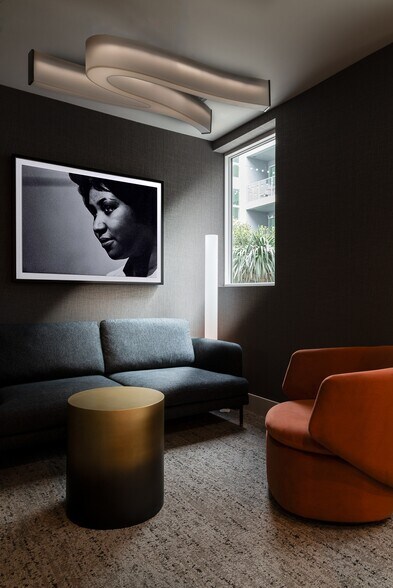 More Photos Of 2528 S Grand Ave, Los Angeles Apartments For Lease