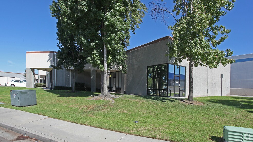 More Photos Of 1465 30th St, San Diego Warehouse For Lease