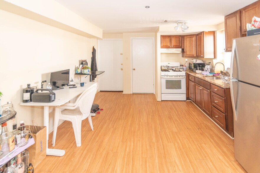 More Photos Of 401-405 S High St, Baltimore Storefront Retail Residential For Sale