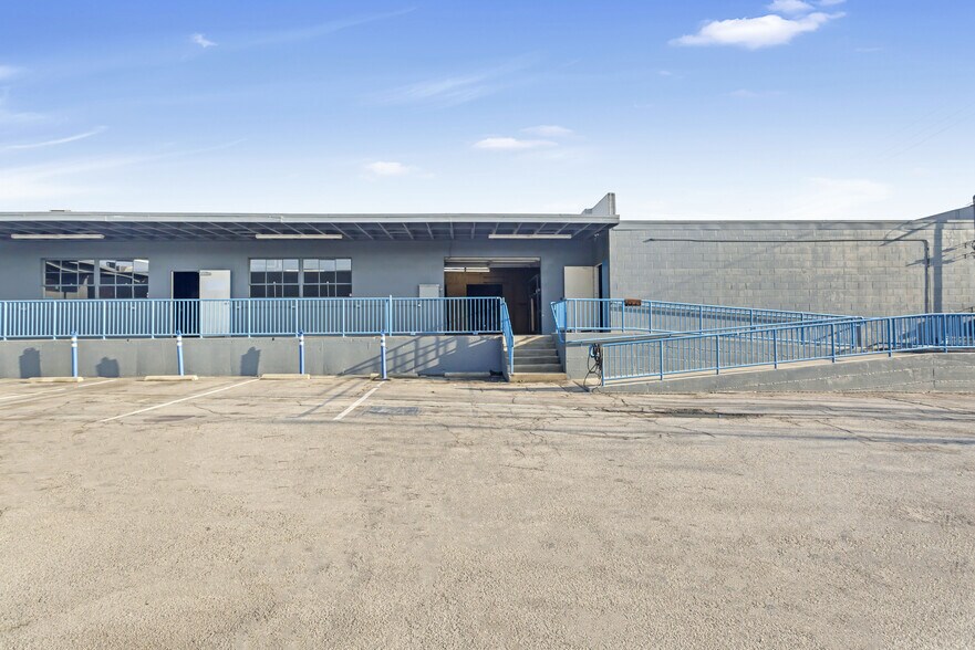 More Photos Of 315 S Flower St, Burbank Warehouse For Lease