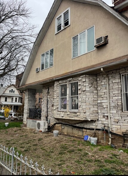 More Photos Of 504 Beverley Rd, Brooklyn Land For Sale