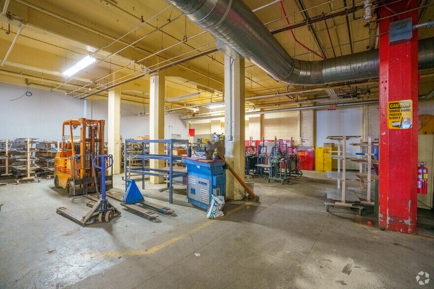 More Photos Of 60 Fremont St, Worcester Warehouse For Lease