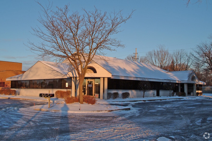 Primary Photo Of 33566 W 8 Mile Rd, Farmington Hills Office For Lease