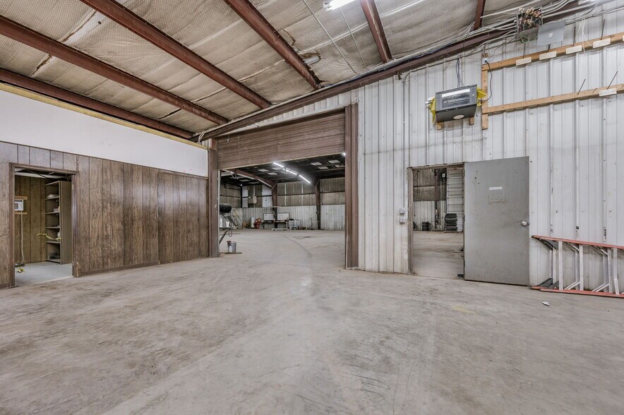 More Photos Of 1689 US Highway 60, Friona Warehouse For Sale