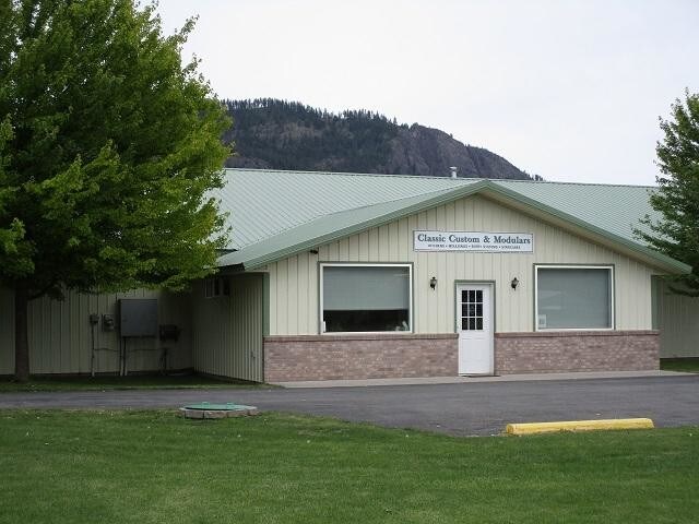 Primary Photo Of 634 N 7th St E, Chewelah Showroom For Sale