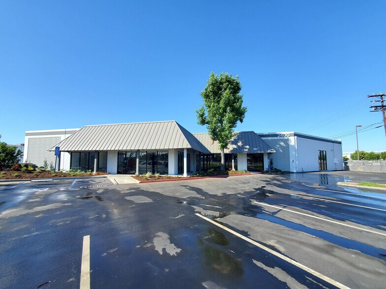 More Photos Of 1591 S Sinclair St, Anaheim Unknown For Lease