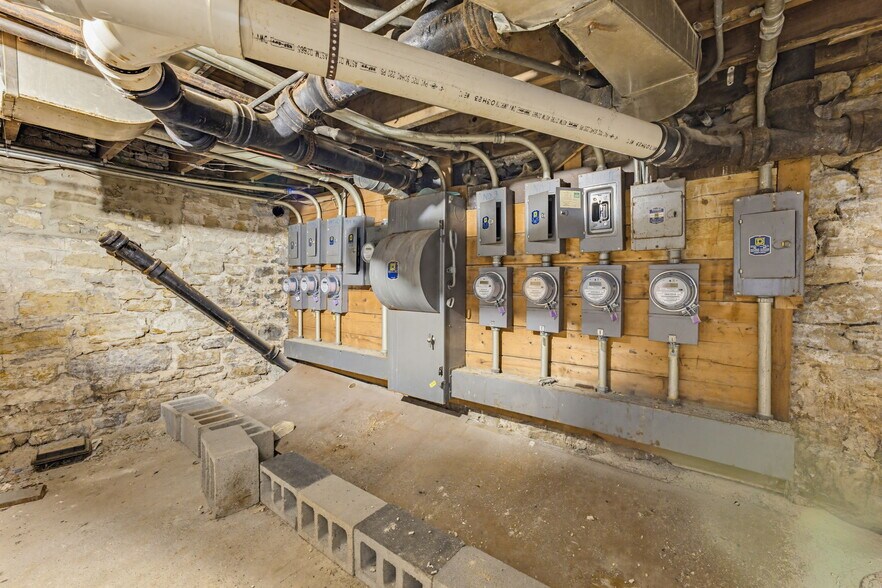 More Photos Of 309-313 W Milwaukee St, Janesville Apartments For Sale