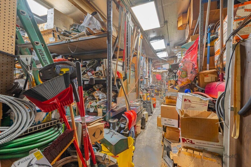 More Photos Of 601 W 47th St, Chicago Storefront Retail Residential For Sale