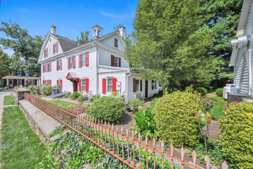 More Photos Of 301 W Main St, Ephrata Hospitality For Sale