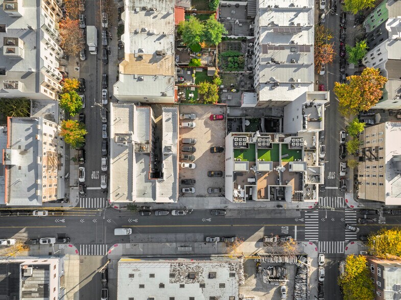 More Photos Of 284-286 Nassau Ave, Brooklyn Land For Sale