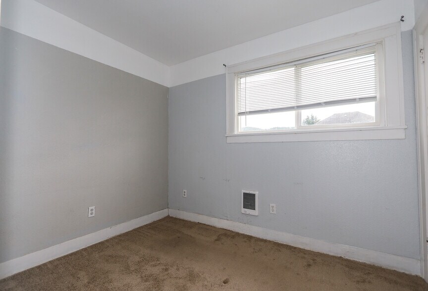 More Photos Of 1111 Chenault Ave, Hoquiam Apartments For Sale