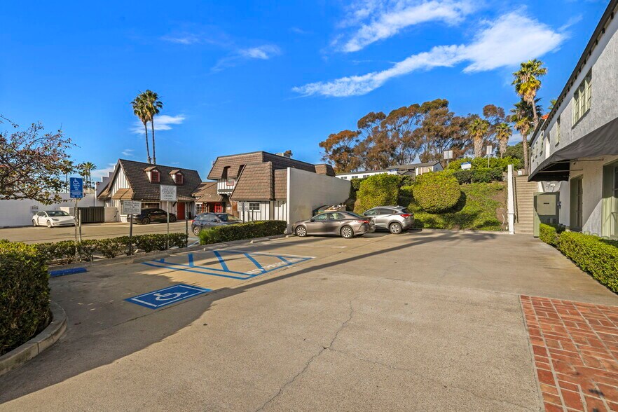 More Photos Of 415 N El Camino Real, San Clemente Office For Sale
