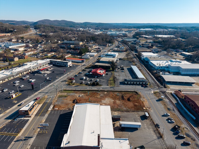 More Photos Of 21 Leake st, Cartersville General Retail For Lease