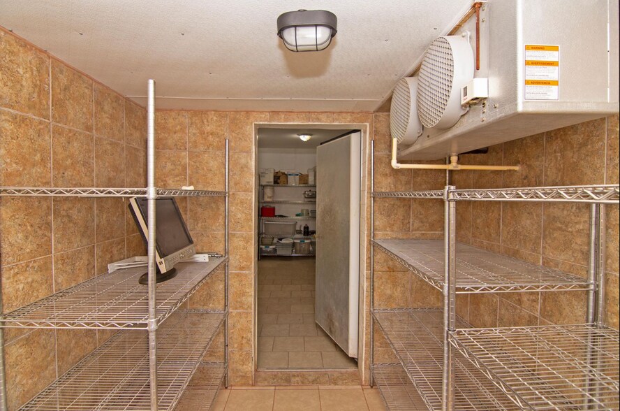 More Photos Of 846 Hinton Bypass Byp, Hinton Restaurant For Lease