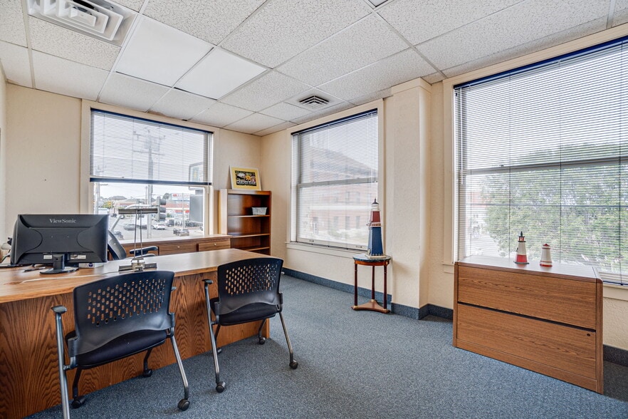 More Photos Of 701 5th St, Eureka Office Residential For Sale
