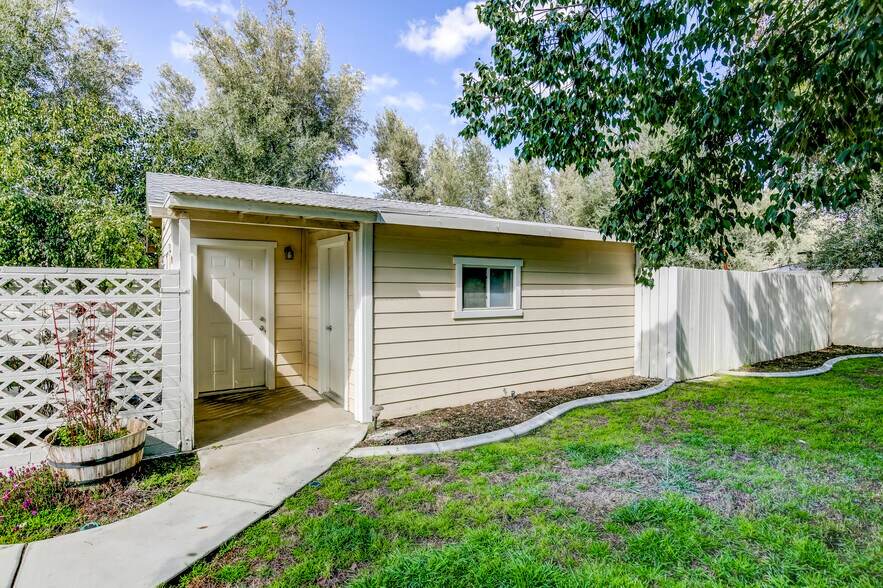 More Photos Of 2371 Mentone Ave, Mentone Apartments For Sale