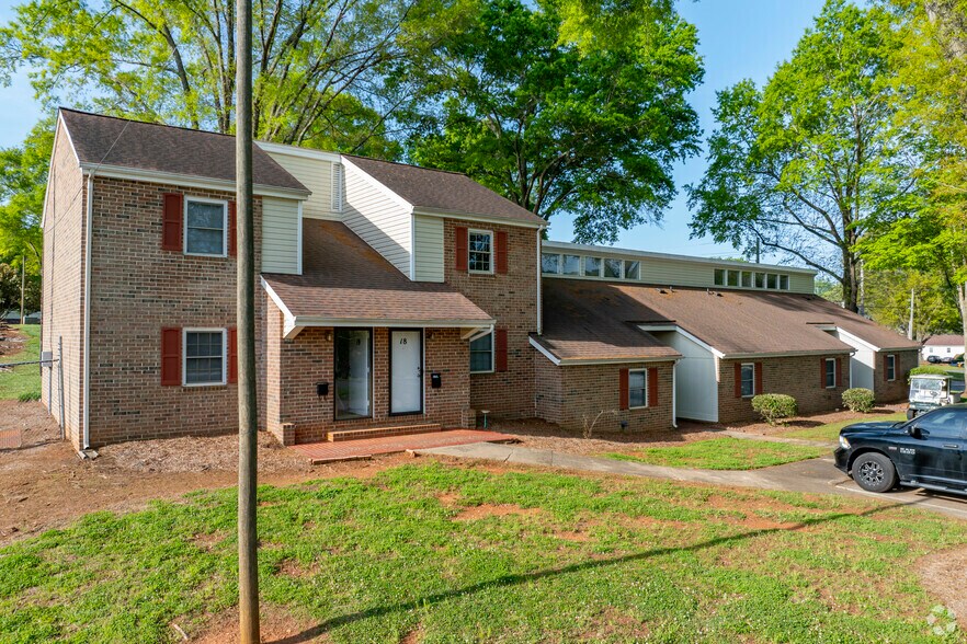 More Photos Of 908 Hampton St, Shelby Apartments For Sale