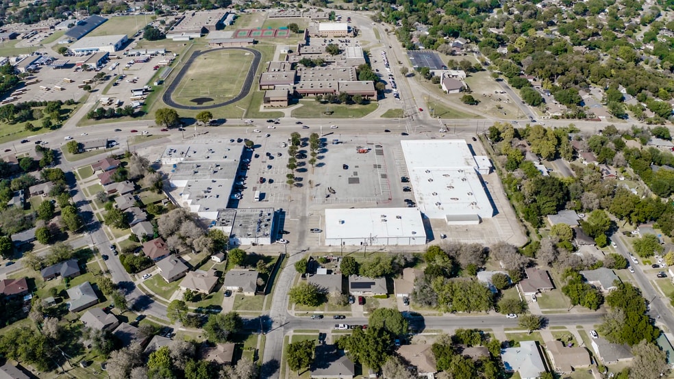 More Photos Of 402-544 E Wheatland Rd, Duncanville Unknown For Lease