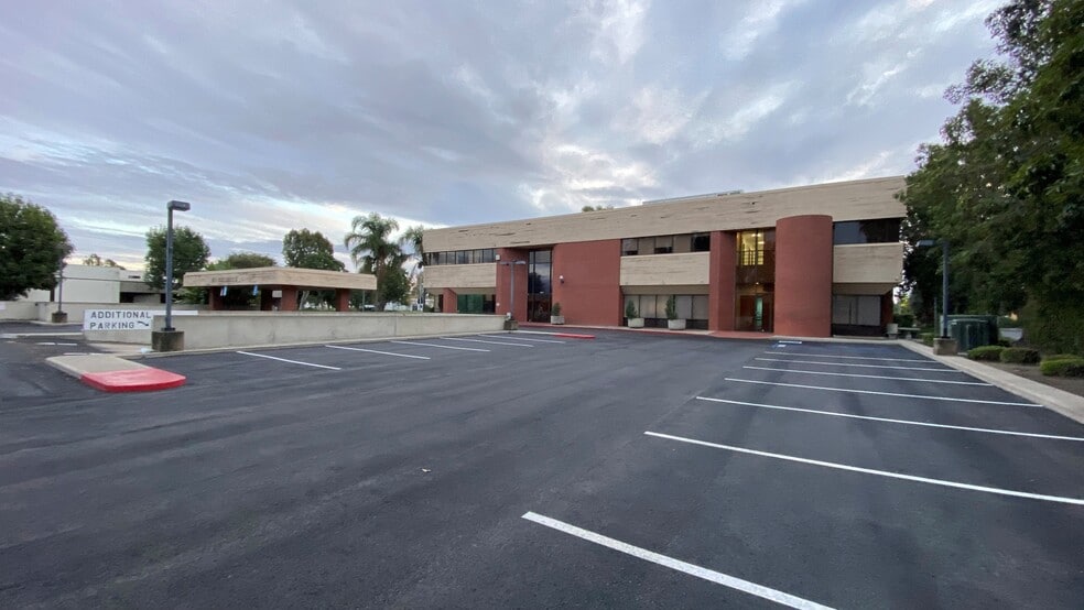 More Photos Of 14511 Franklin Ave, Tustin Office For Lease