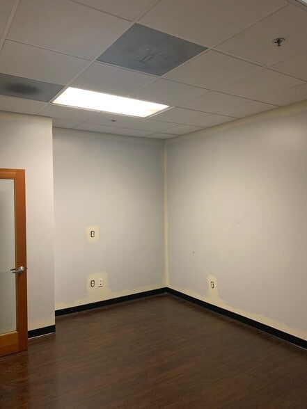 More Photos Of 100 S Reservoir St, Pomona Warehouse For Lease