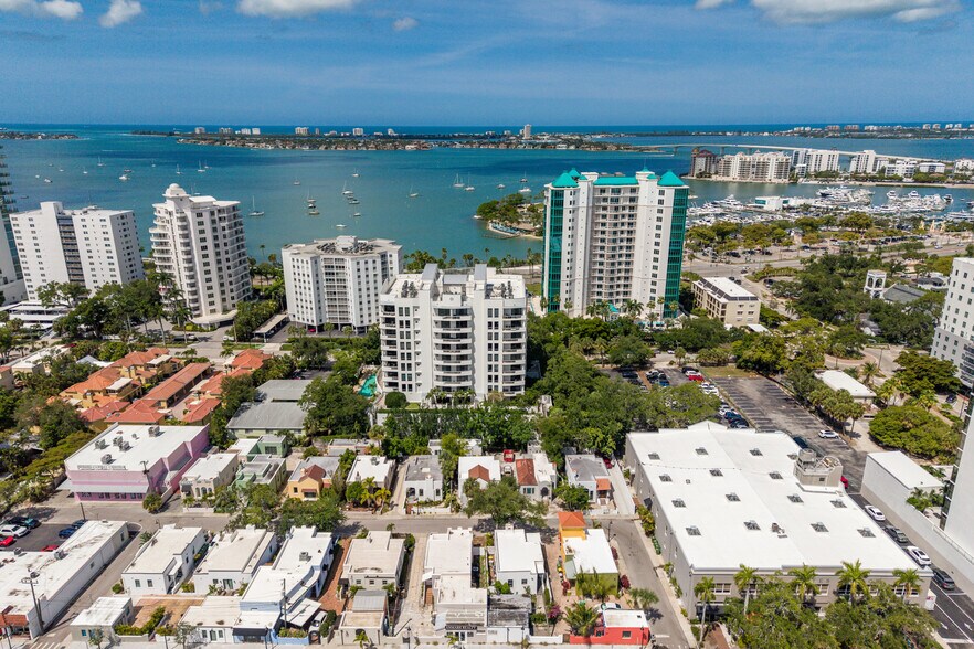 More Photos Of 411 Burns Ct, Sarasota Office For Sale