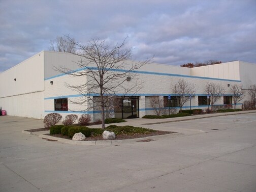 More Photos Of 29370 John R Rd, Madison Heights Manufacturing For Lease