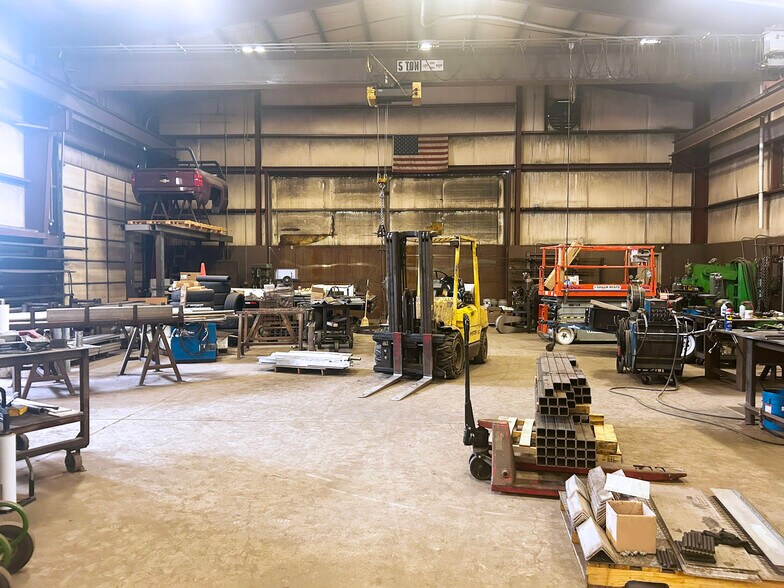 More Photos Of 5281 Lincoln St, Denver Manufacturing For Lease
