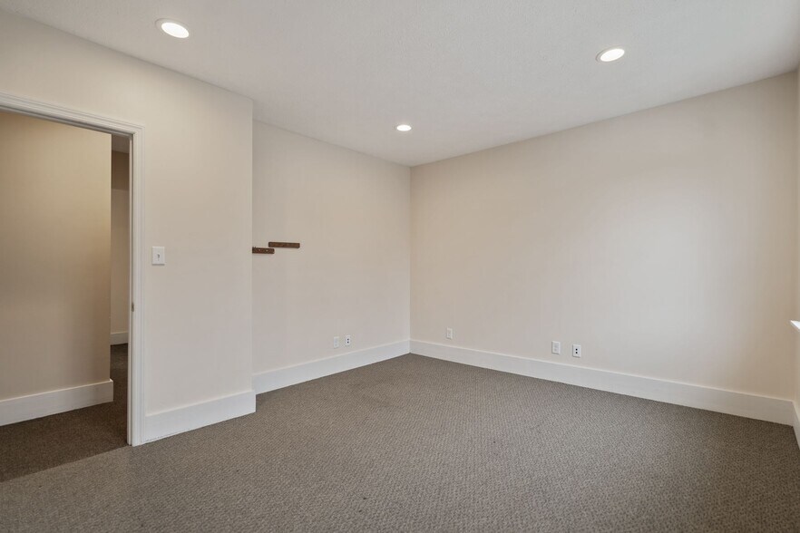 More Photos Of 396 4th St, Beaver Office Residential For Sale