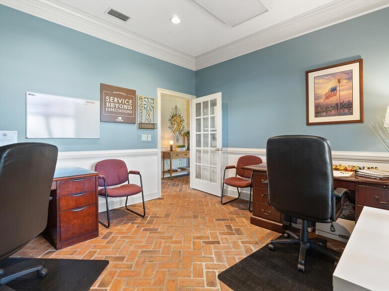 More Photos Of 15400 S US Highway 301, Summerfield Office For Sale