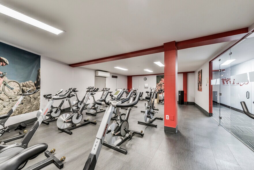 More Photos Of 533 Boul De Périgny, Chambly Health Club For Sale