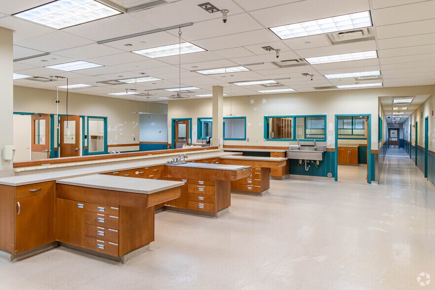 More Photos Of 197 Hance Ave, Tinton Falls Medical For Sale