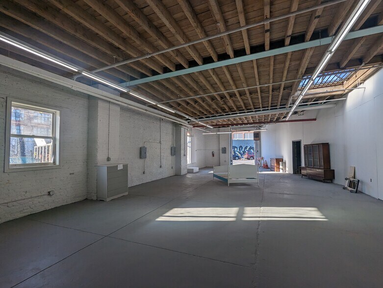 More Photos Of 27 Knickerbocker Ave, Brooklyn Industrial For Sale