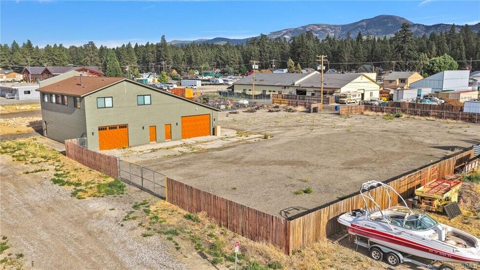 More Photos Of 614 W Fairway Blvd, Big Bear City Warehouse For Sale