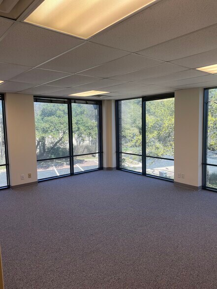 More Photos Of 11855 Research Blvd, Austin General Retail For Sale