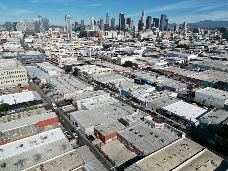 More Photos Of 1116 E 12th St, Los Angeles Warehouse For Sale