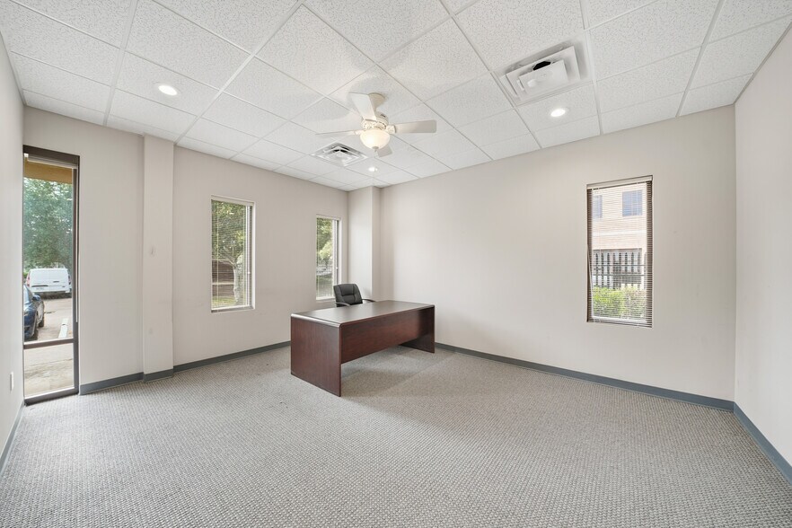 More Photos Of 1208 Highway 6, Sugar Land Medical For Lease