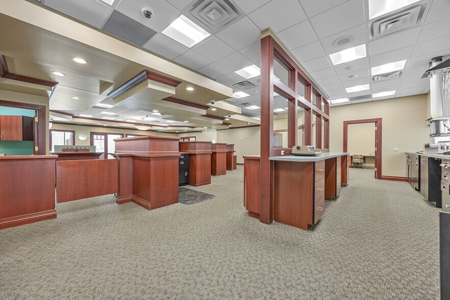 More Photos Of 3414 Mount Vernon Rd SE, Cedar Rapids Office For Sale