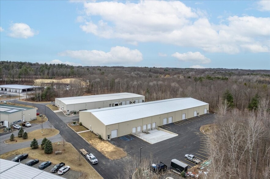 More Photos Of 25 Wood Road, Round Lake Distribution For Lease
