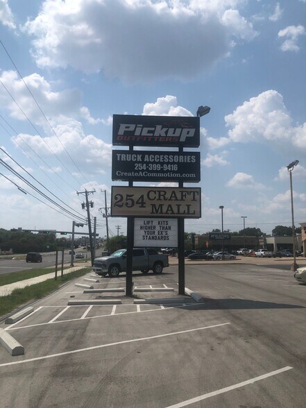 More Photos Of 4533 Waco Drive Dr, Waco Storefront For Sale