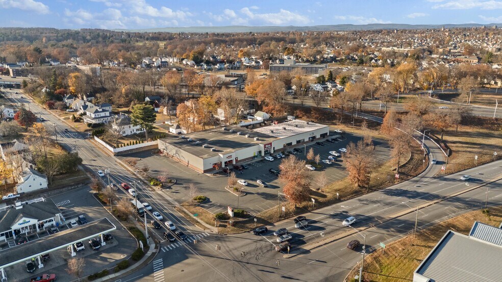 More Photos Of 103-125 Silas Deane Hwy, Wethersfield Freestanding For Lease