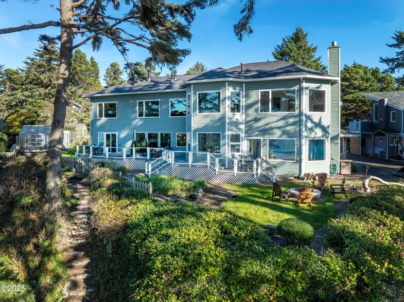 More Photos Of 4925 NW Woody Way, Newport Specialty For Sale