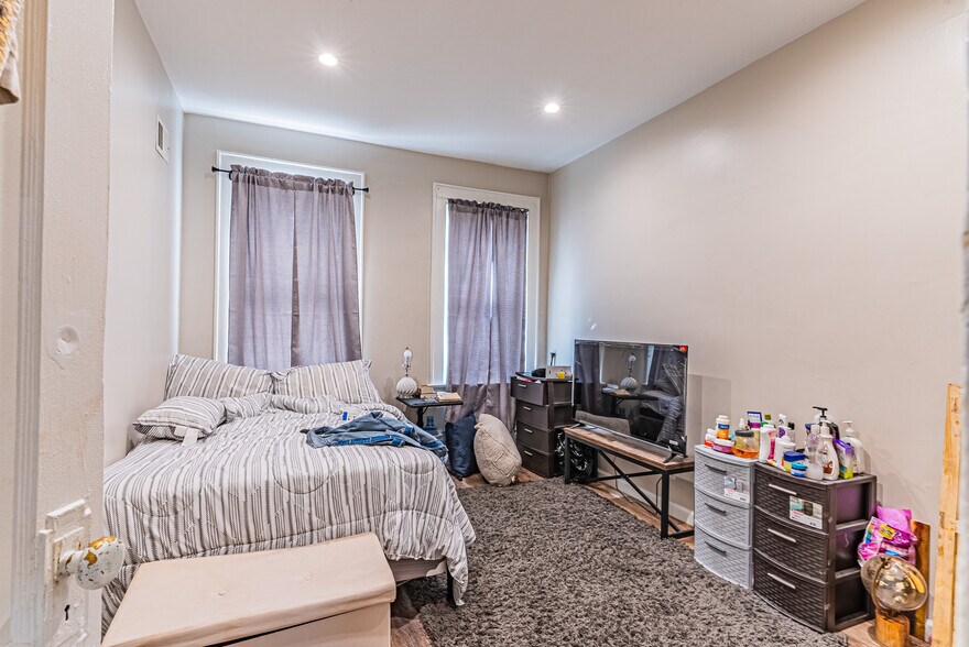 More Photos Of 307 Clinton Pl, Newark Apartments For Sale