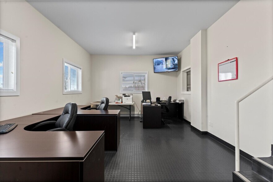 More Photos Of 28989 Marsh Mccormick Rd, Abbotsford Land For Lease